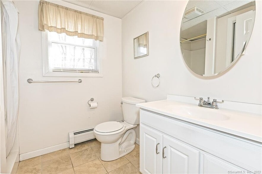 Building Photo - 15 Indian Hill Ln