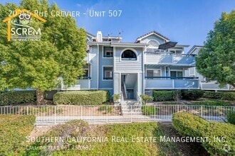 Building Photo - Two Bedroom Lower Unit in Santa Clarita