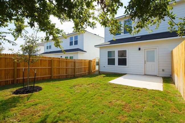 Building Photo - 4 Weeks Free!!! Like New in Abbott Run!!!