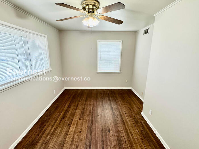 Building Photo - 5764 E 24th St