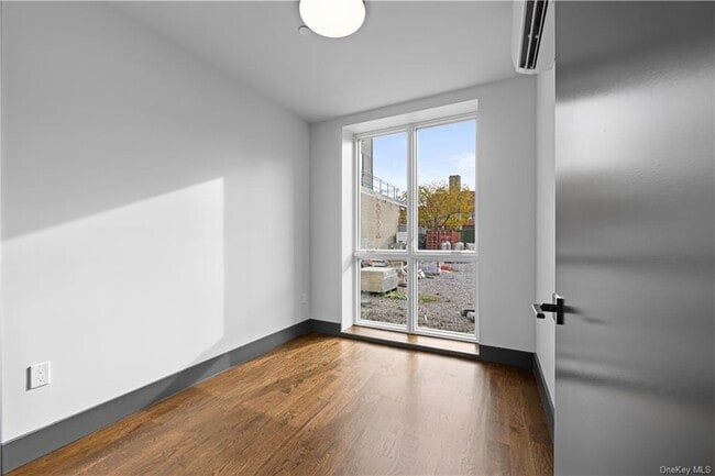 Building Photo - 304 Water St