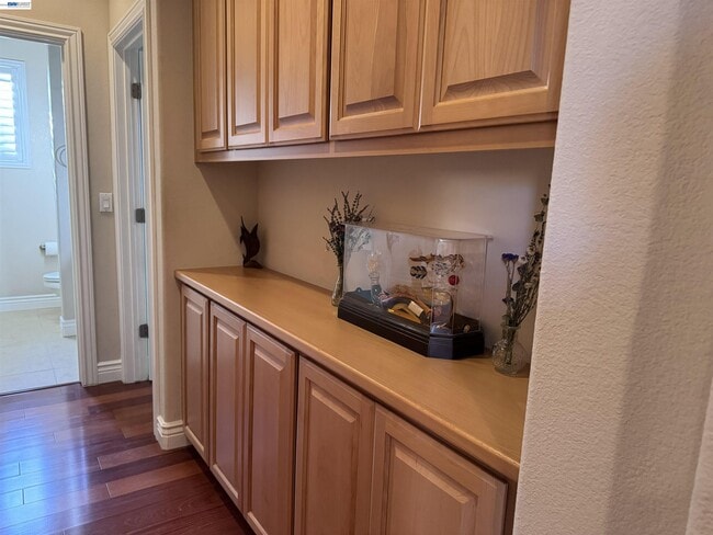 Building Photo - 7875 Kennard Ln