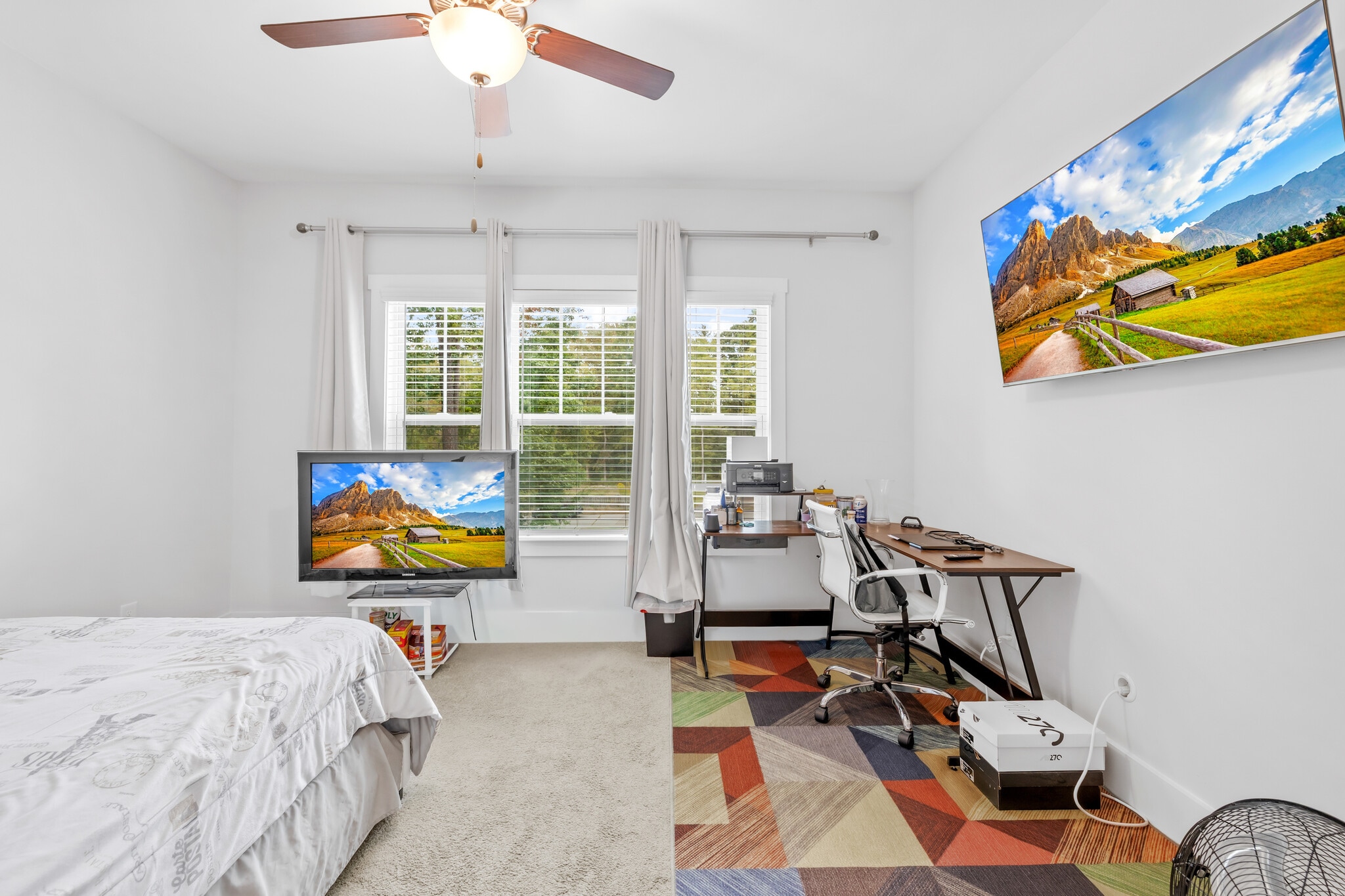 Building Photo - Room in House on Grace Ln