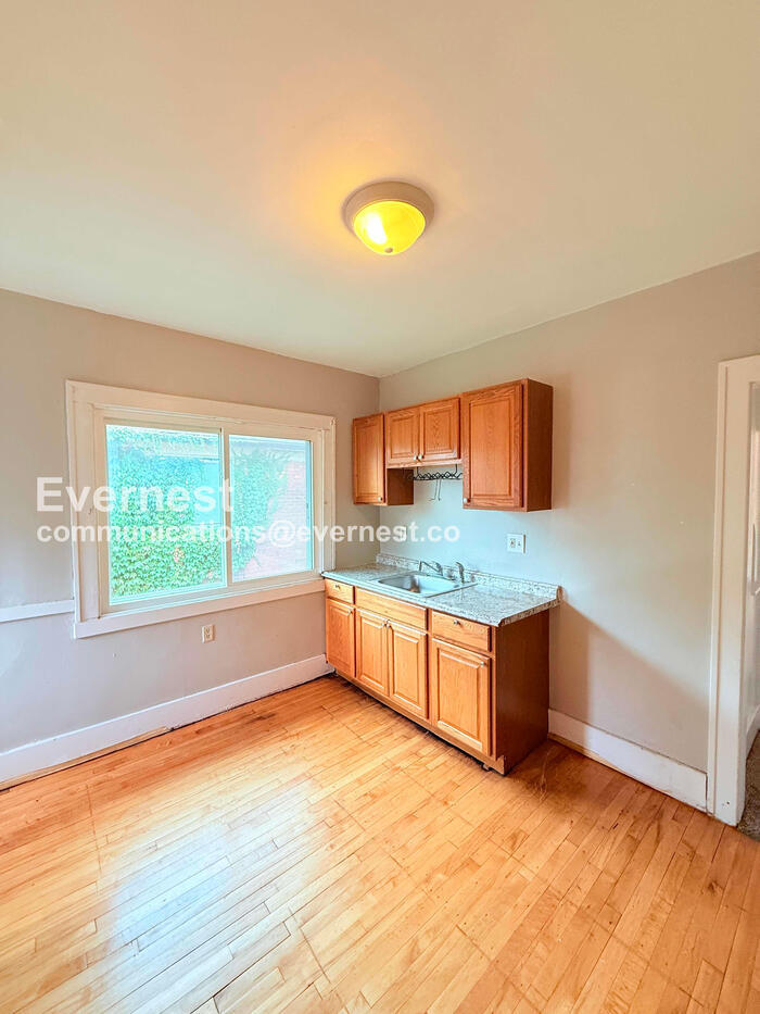 Building Photo - 3498 Haverhill St