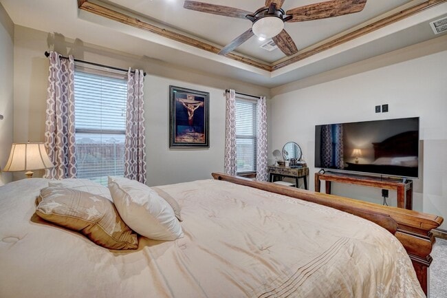 Building Photo - 4009 NE Realtree Dr