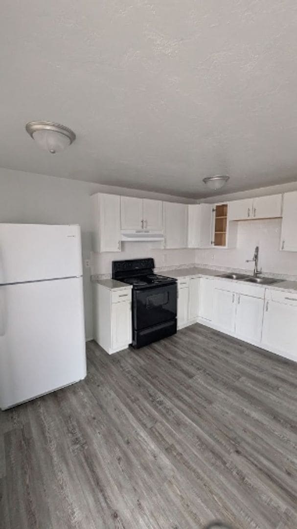 Building Photo - 6111 S Klein Ave