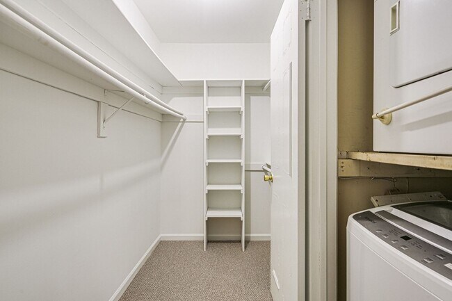 Building Photo - Germantown, MD