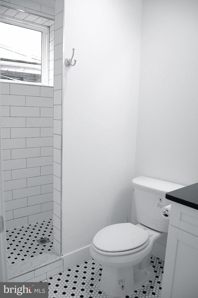 Primary Photo - 919 Sheridan St NW