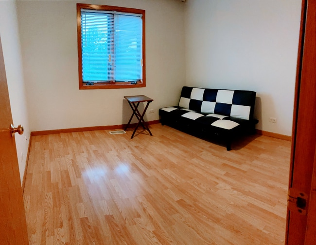 Building Photo - 1541 W 33rd St