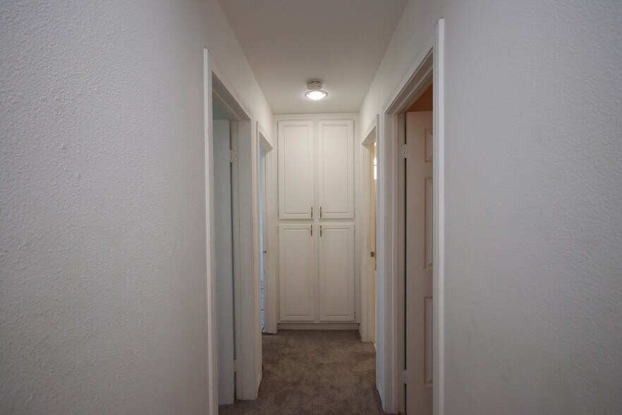 Building Photo - 2911 Spruce Ct