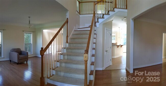 Building Photo - 743 Irish Green Dr