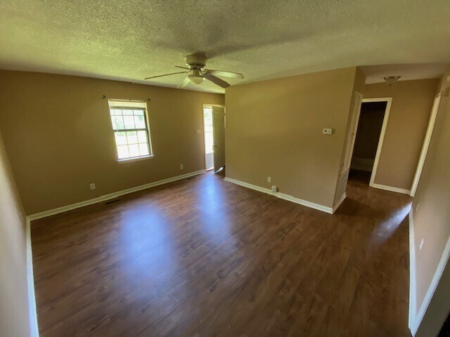 Building Photo - 2596 Ragsdale Rd