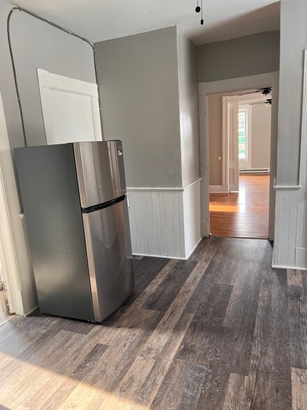 Building Photo - 516 4th St