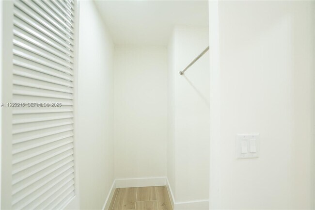 Building Photo - 16701 Bobcat Dr