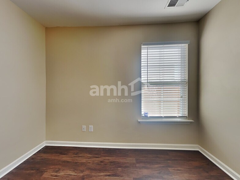 Building Photo - 317 Drayton Place Dr