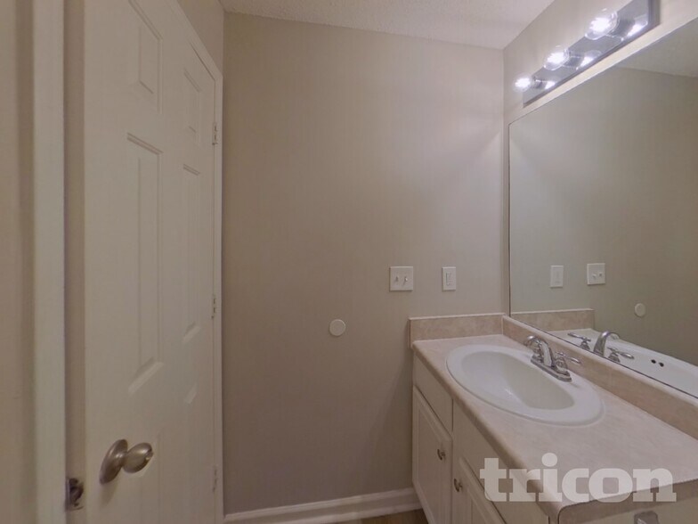 Building Photo - 7436 Petal Pl