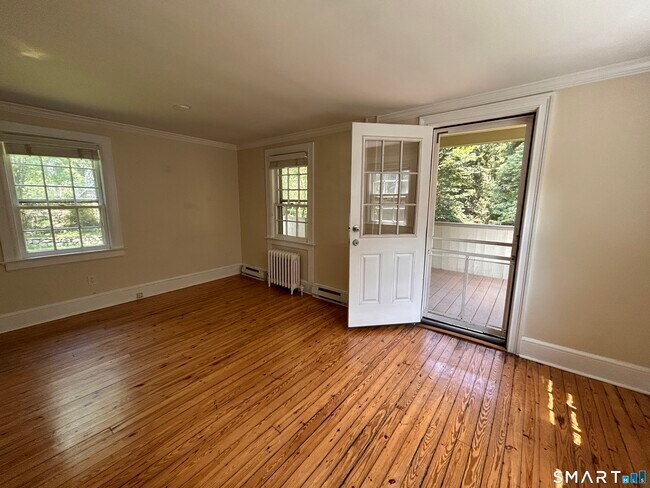 Building Photo - 252 W Norwalk Rd