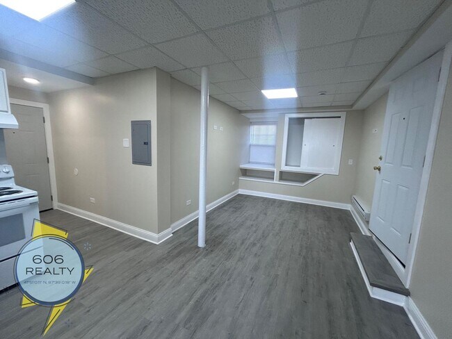 Building Photo - Beautiful Berwyn Apartments on Kenilworth!