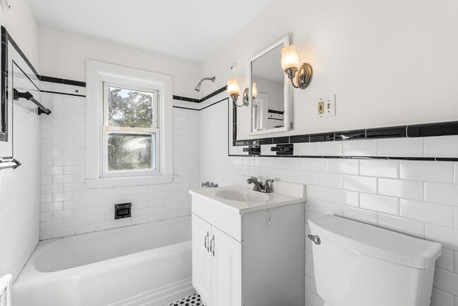 Building Photo - 34 Nilsen Ave