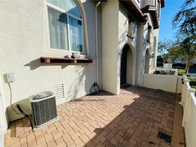 Building Photo - 33590 Willow Haven Ln