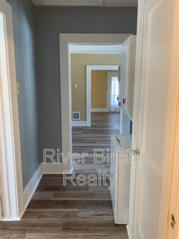 Building Photo - 434 W Cook St