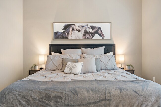 Building Photo - 2900 N Villere Ln