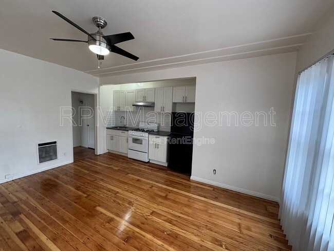 Building Photo - 1781 N Orchid Ave