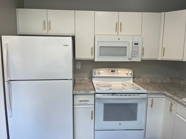 Building Photo - 116 Hilltop Dr