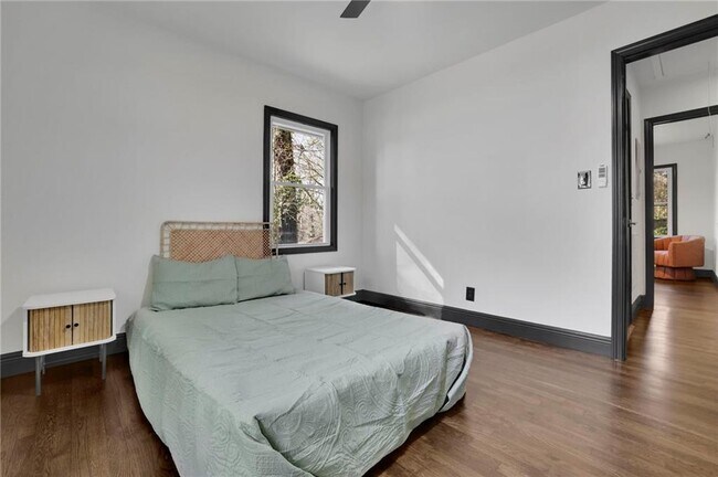 Building Photo - 1722 San Gabriel Ave