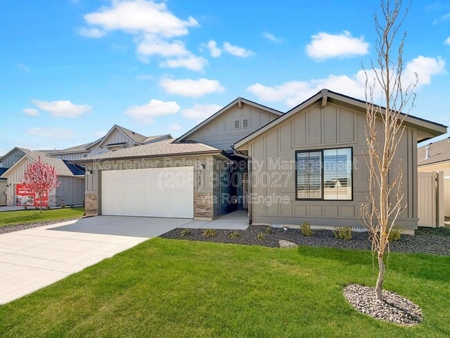 Building Photo - 2415 N Silver Wolf Ave