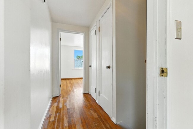 Building Photo - Gorgeous Brick Home Near Audubon Park