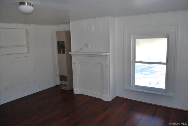 Building Photo - 22 Dekay Rd