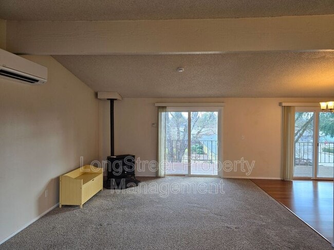 Building Photo - 2911 NW Ashwood Dr