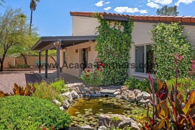Building Photo - Stunning Two Bedroom with Den