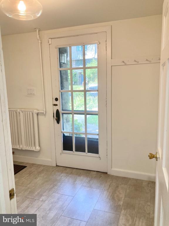 Building Photo - 7807 Spring Ave