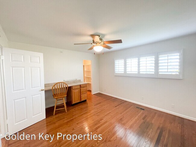 Building Photo - Beautiful ocean-view home located in the h...