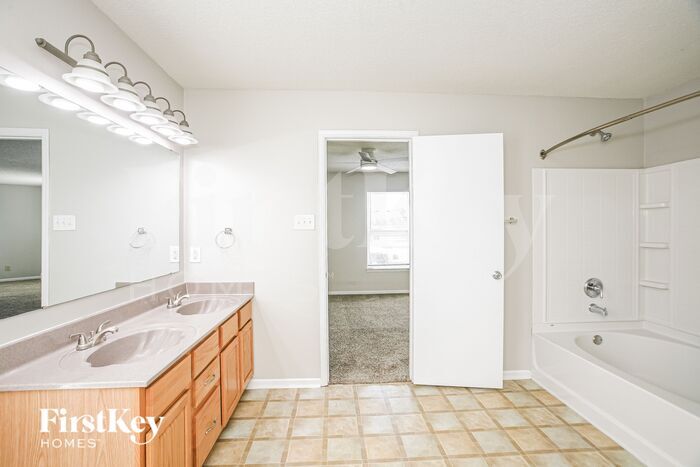 Building Photo - 10305 Kings Gap Way