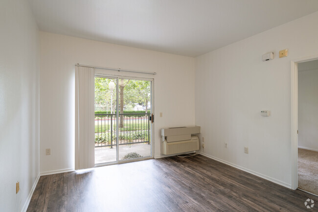 Living Room - Bay View Vista