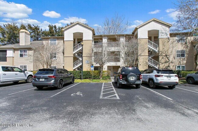 Building Photo - 17 Arbor Club Dr