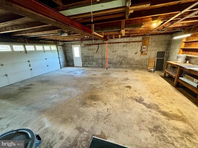 Building Photo - 1032 Palm Hill Rd