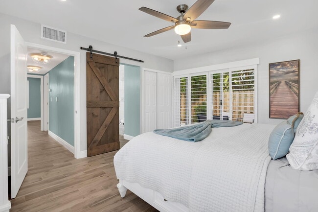 Building Photo - 320 S Ocean Blvd