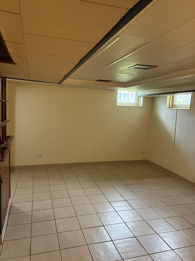 Building Photo - 549 Lucia Ave