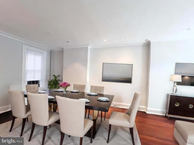 Building Photo - 726 S 16th St