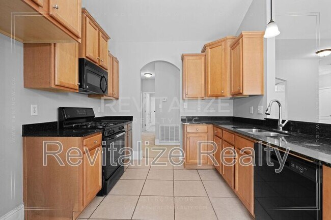 Building Photo - 11070 Courtland Ct