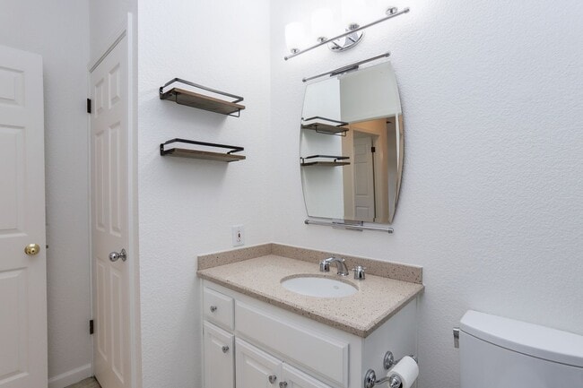 Building Photo - Updated 1BR/1BA Condo with Large Patio & Parking | Westside San Mateo | YouTube Tour