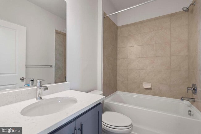 Building Photo - 331 Ensemble Wy