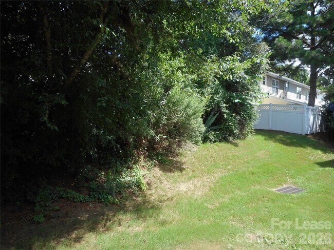 Building Photo - 322 Deep Water Ln
