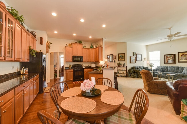 Building Photo - 13318 Beacon Hill Way