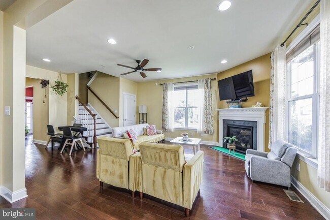 Building Photo - 105 Elton Farm Cir