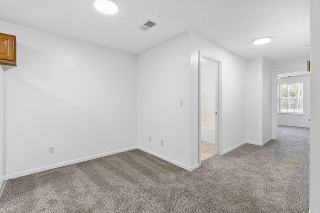 Building Photo - 109 Commercial